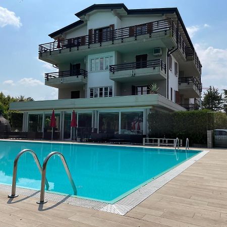 Residence Alexandra Stay Sirmione Bagian luar foto