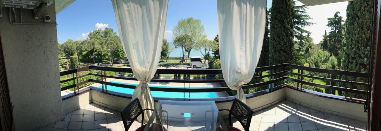 Residence Alexandra Stay Sirmione Bagian luar foto
