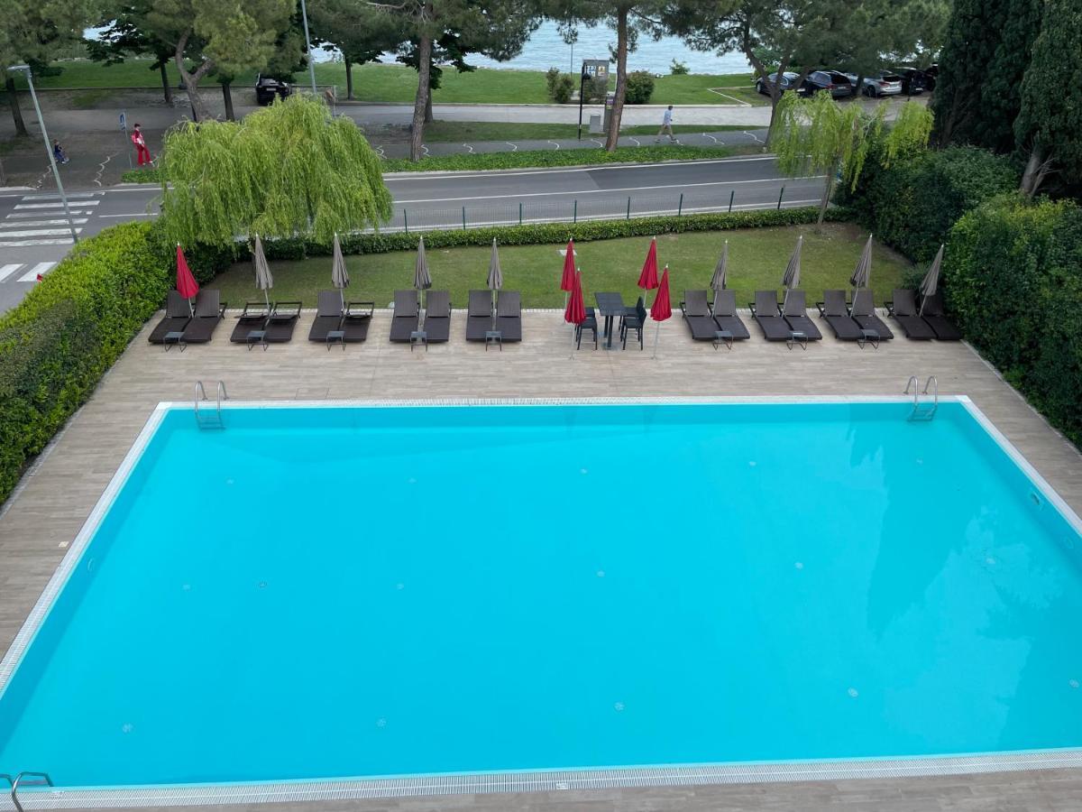 Residence Alexandra Stay Sirmione Bagian luar foto