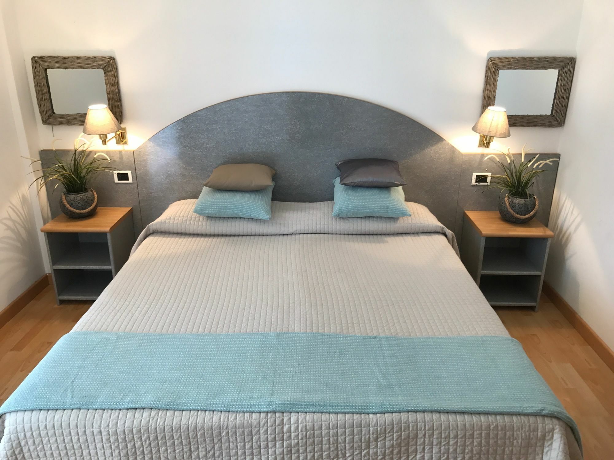 Residence Alexandra Stay Sirmione Bagian luar foto